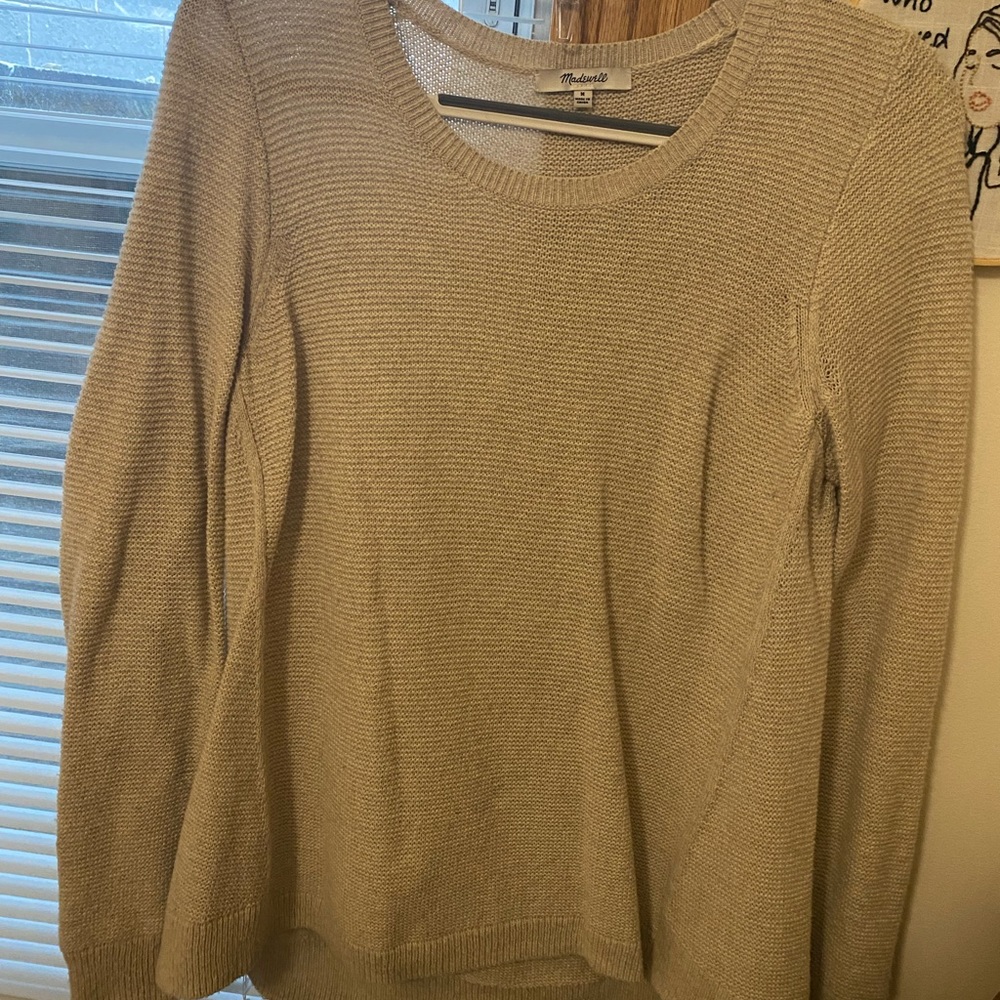 Cream/tan knit sweater